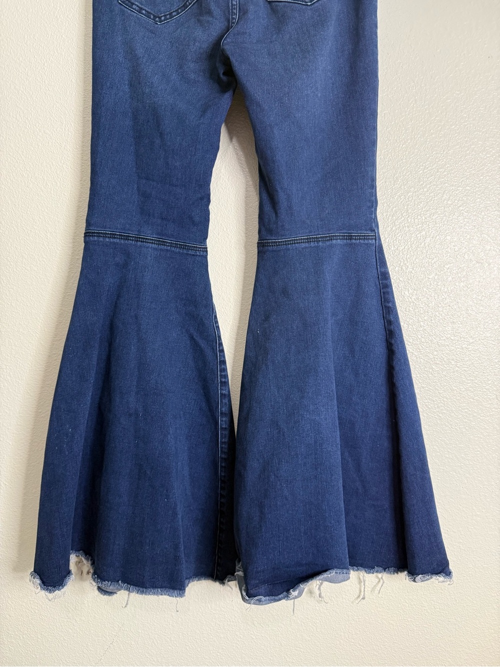 Free People Float On Flare Dark Blue Bell Bottom High Rise Denim Jeans Sz 26 - Picture 9 of 10